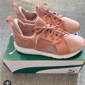 Puma Pink Sneaker.